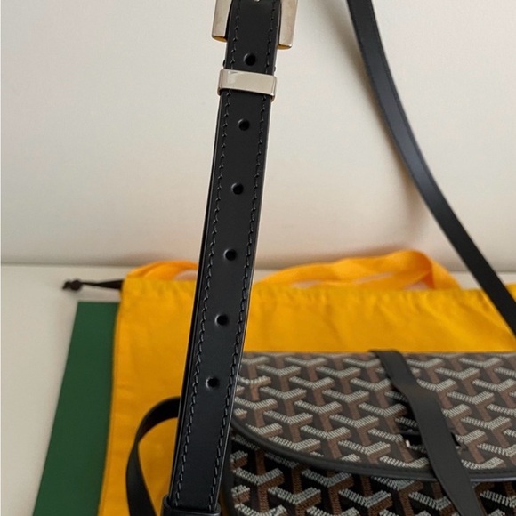 Black and White Crossbody Bag - Picture 8 of 16